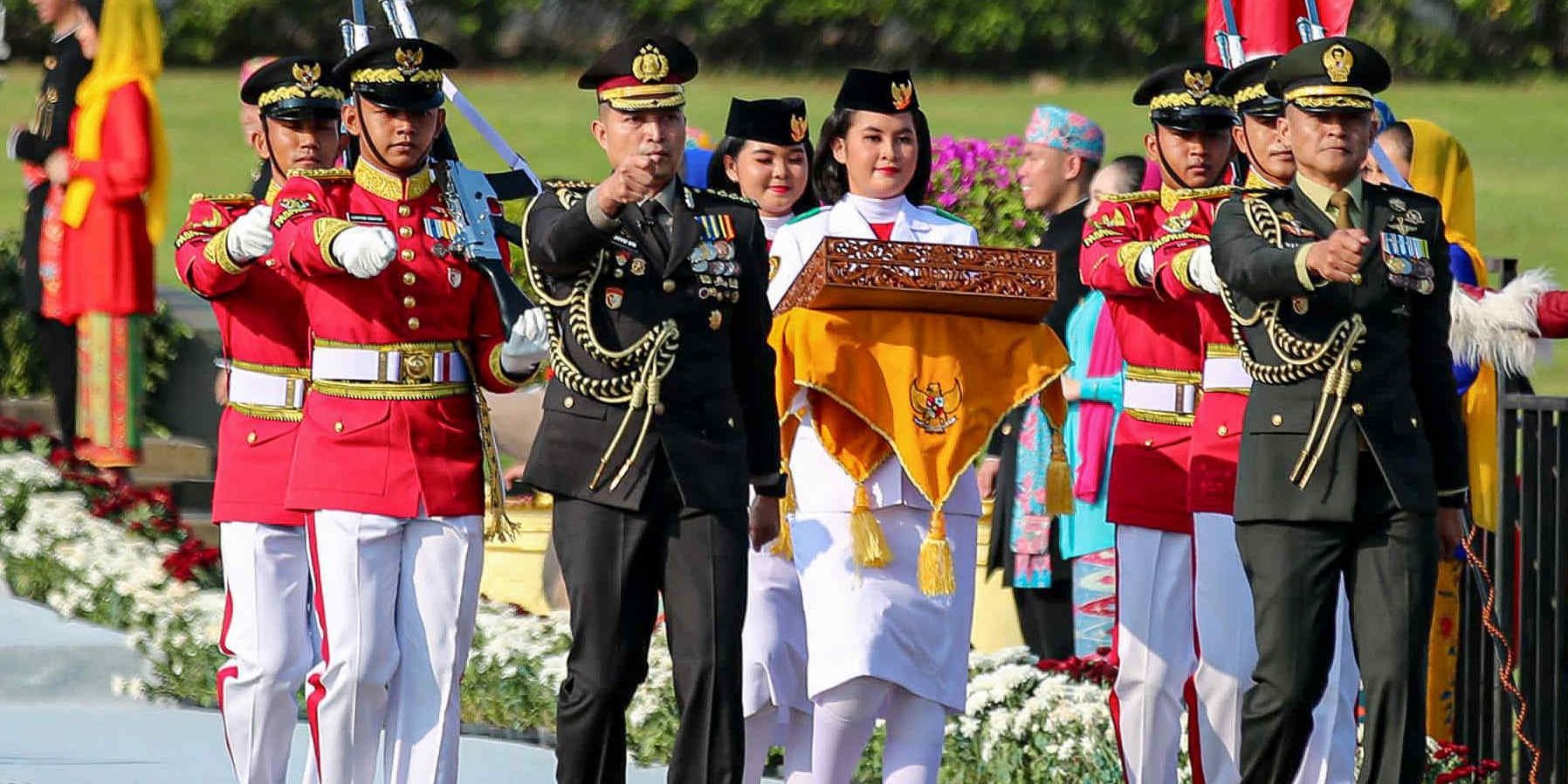 Bendera Merah Putih Tiba di Balikpapan, Dibawa Pakai Rantis ke Istana Garuda IKN