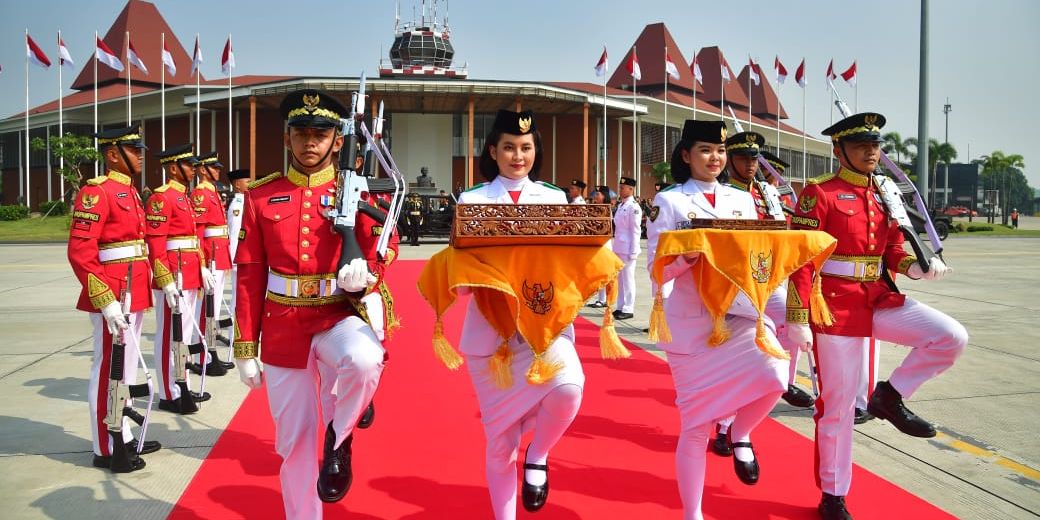 Jelang Upacara HUT RI, Bendera Merah Putih & Teks Proklamasi Tiba di IKN dan Disimpan di Istana Negara