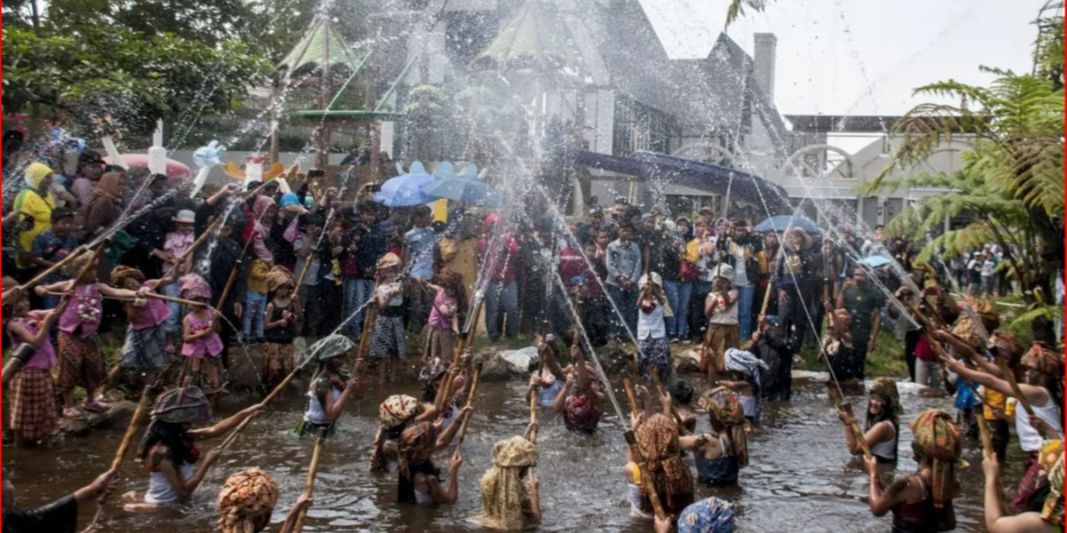 Upaya Menghidupkan Kembali Ritual Irung-Irung, Tradisi Warga Adat di Bandung Barat untuk Rawat Sumber Air