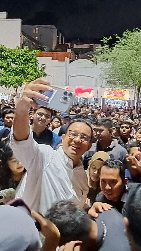 Anies Tapak Tilas di Rumah AR Baswedan