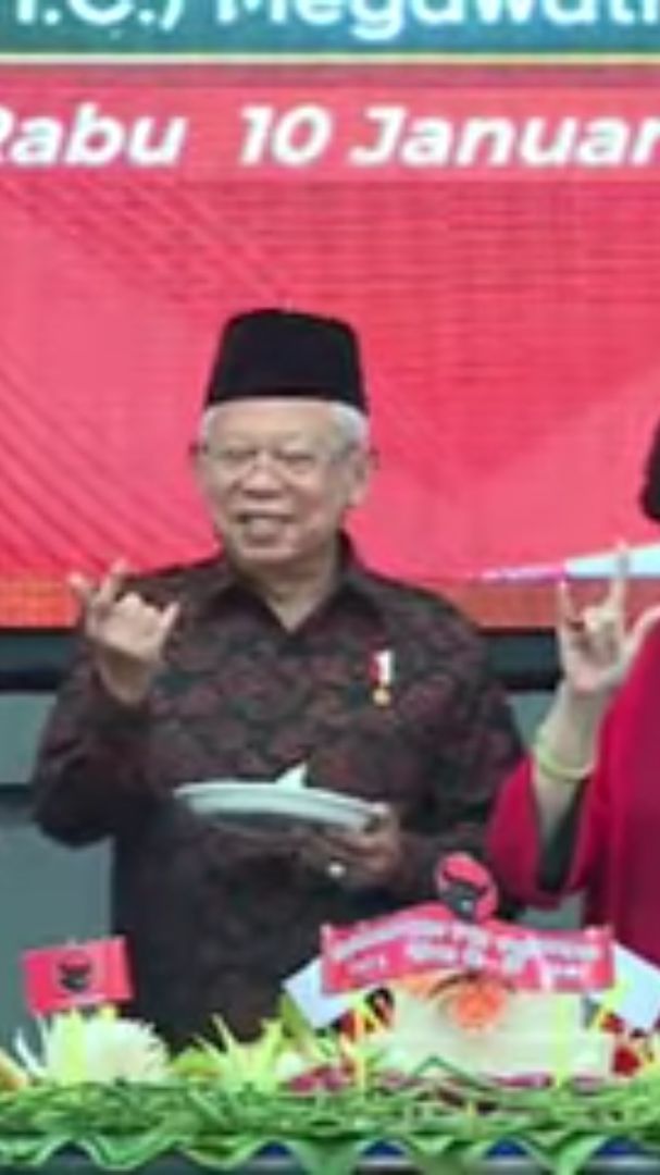 Momen Wapres Ma'ruf Amin Pose 3 Jari Bareng Megawati dan Ganjar di HUT ke-51 PDIP