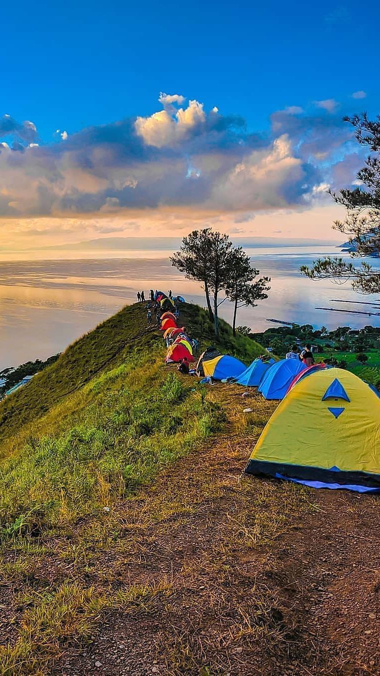 Liburan ke Bukit Siattar, Menikmati Pesona Alam Danau Toba dari Ketinggian