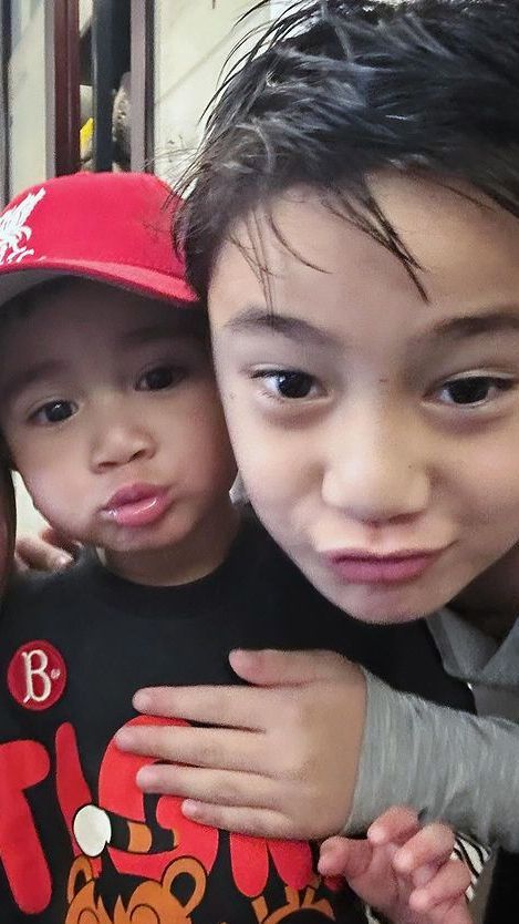 Potret Lucu Rayyanza Bergaya di Depan Kamera Pakai Topi Bikin Pangling, Dikira Rafathar saat Kecil