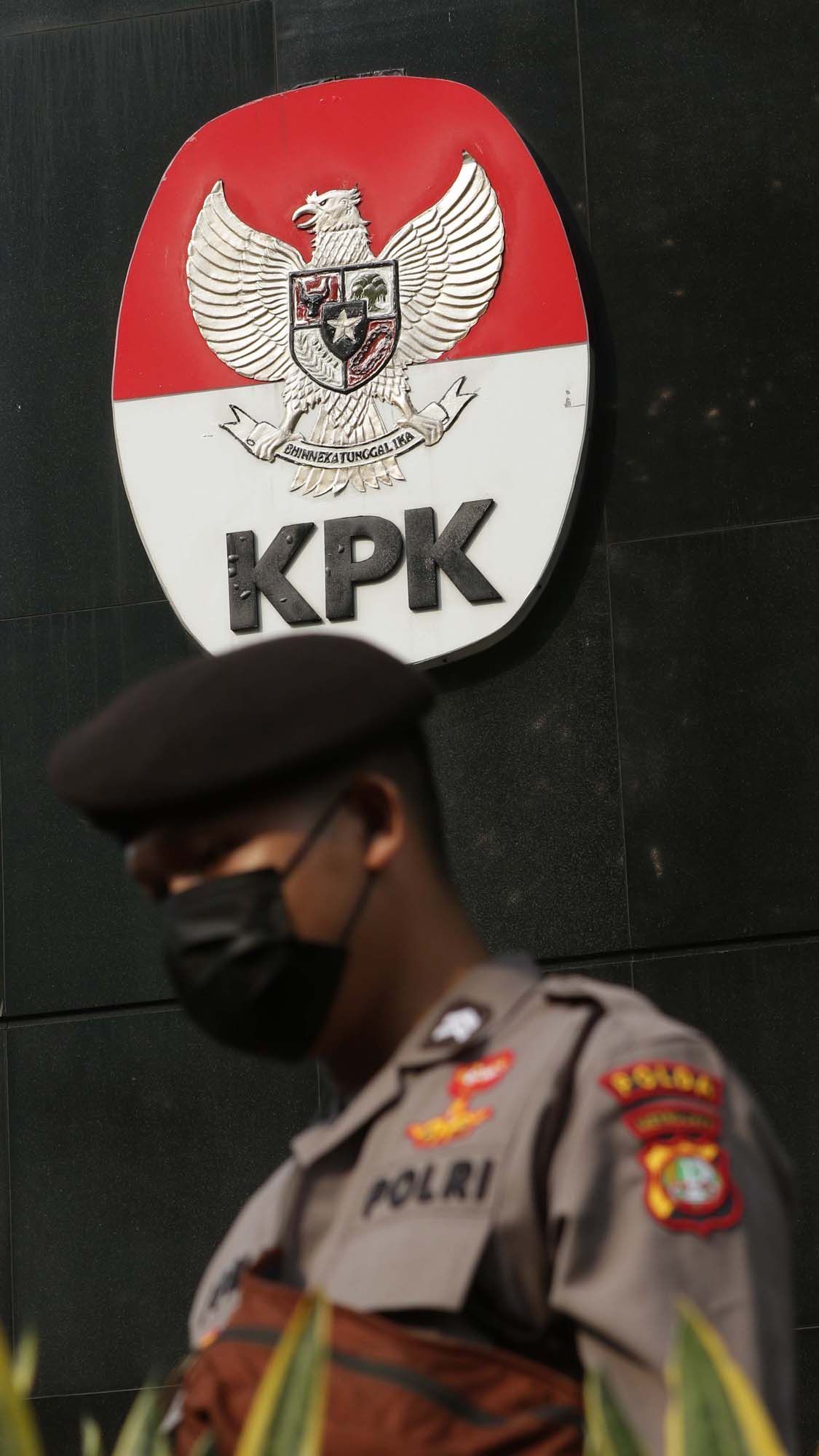 Bupati Labuhan Batu Erik Adtrada Ritonga Terjaring OTT KPK atas Kasus Suap