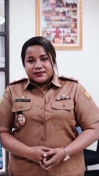 Lulusan Amerika, Wanita Cerdas ini Tolak Tawaran Kerja Banyak Perusahaan Asing, Pilih jadi Lurah di Papua