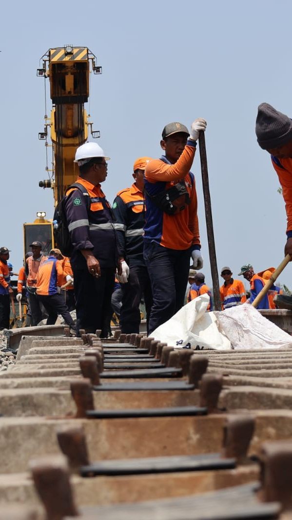 Penumpang Kereta Api Pandalungan yang Anjlok di Sidoarjo Diantarkan Naik Bus ke Tujuan