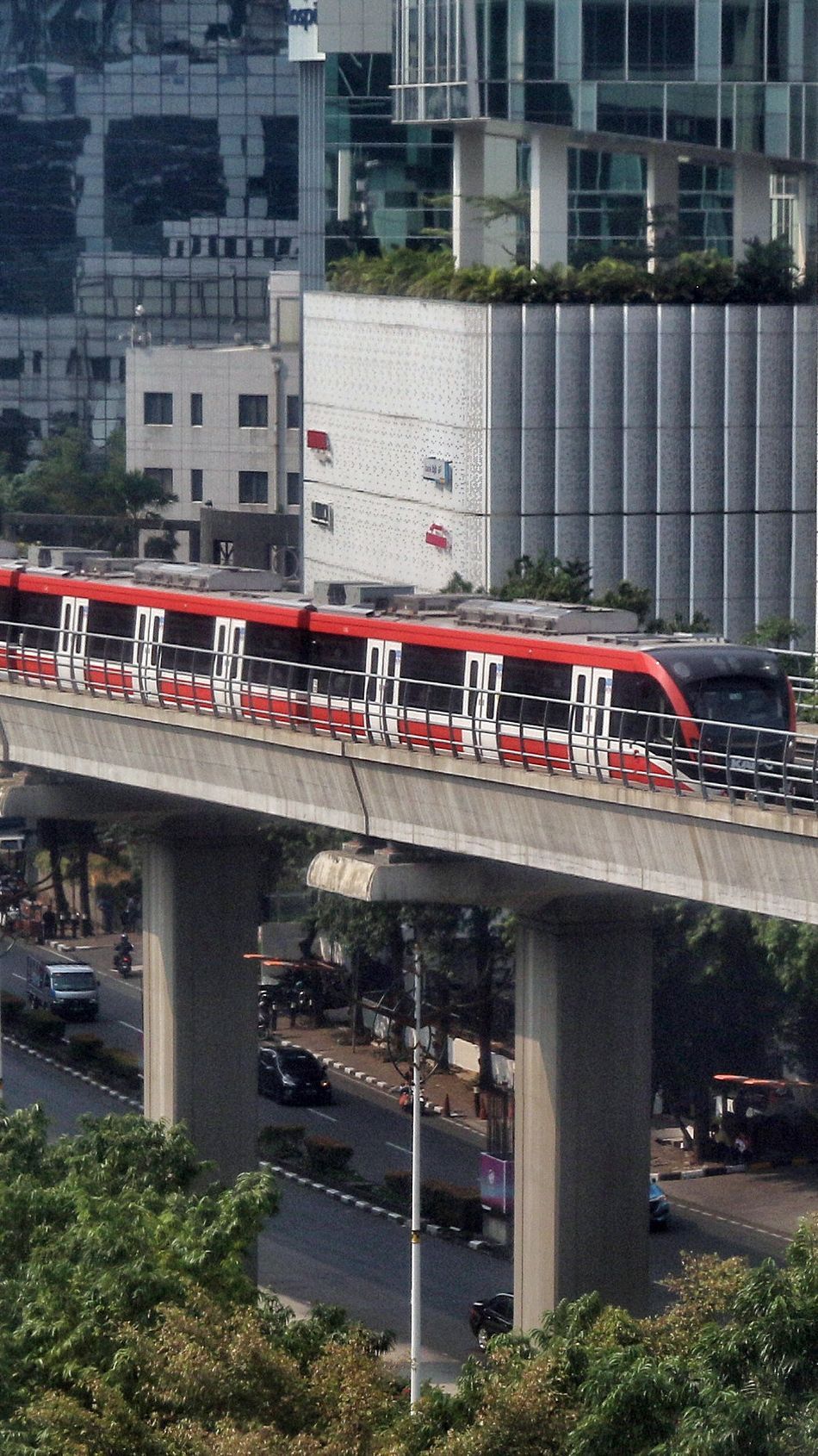 Perjalanan LRT Alami Gangguan di Stasiun Halim, Ternyata Ini Penyebabnya