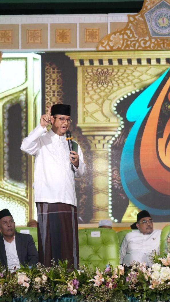 Tidak Hentikan Bansos, Anies: Kami Ubah Jadi Bansos Plus