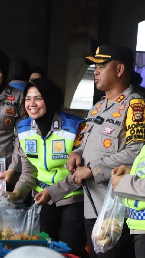 Kapolres Rokan Hulu Cek Harga Sembako dan Sampaikan Pesan Pemilu Damai