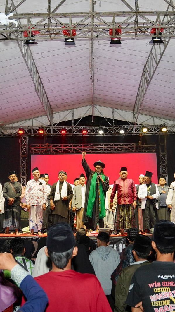 Ribuan Warga Magetan Kumpul Bersholawat Doakan Ganjar-Mahfud Menang Pemilu 2024