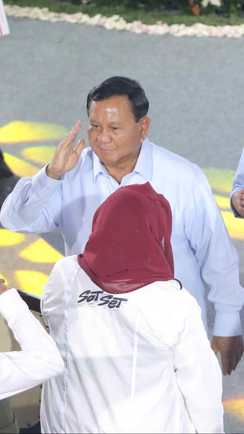 VIDEO: Momen Akrab Tiga Capres-Cawapres, Prabowo dan Anies Ngobrol Tertawa Bersama