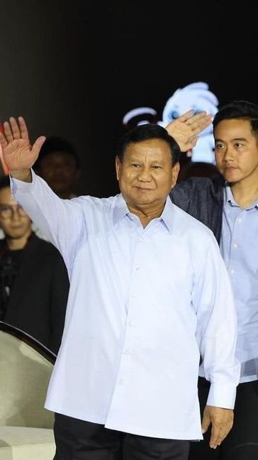 Jabat Erat Tangan Warga Blora jadi Energi buat Prabowo: Saya Muda Lagi Ketemu Kalian