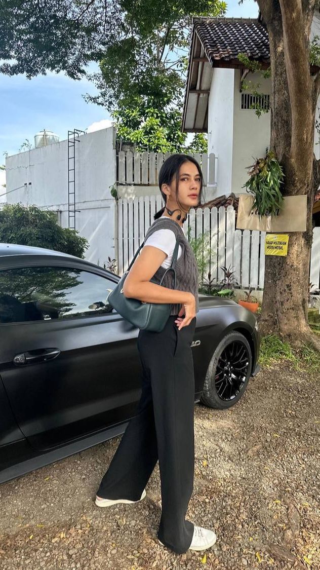 Makin Kurus & Cantik, 7 Foto Gaya Paula Verhoeven Antar Anak ke Sekolah