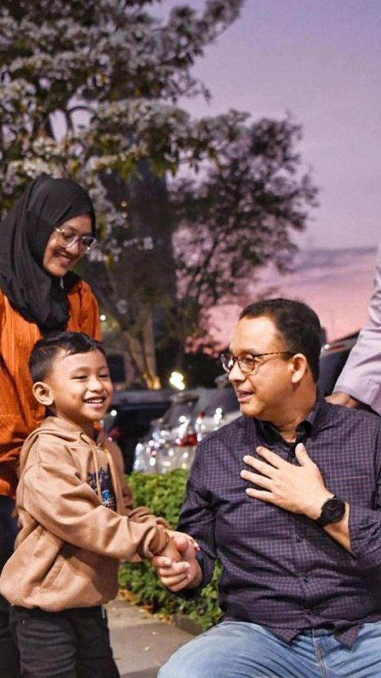 Curhat Berapi-api Warga Kampung Bayam Hingga Peluk dan Cium Anies Baswedan