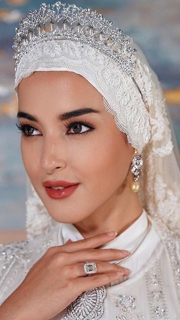 Terbaru Cosplay Jadi Anisha Rosnah, Ini Deretan Recreate Make Up Tokoh Terkenal ala Tasya Farasya