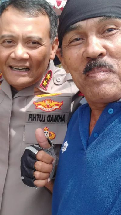 Memasuki Tahun 2024, Kopral Bagyo Foto Bareng Irjen Ahmad Luthfi Sambil Tersenyum 'Semoga Pak Luthfi Berkenan Berkumis Walau Sehelai'