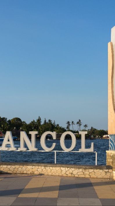 Hari Kedua Tahun 2024, Pantai Ancol Dipadati Ribuan Wisatawan