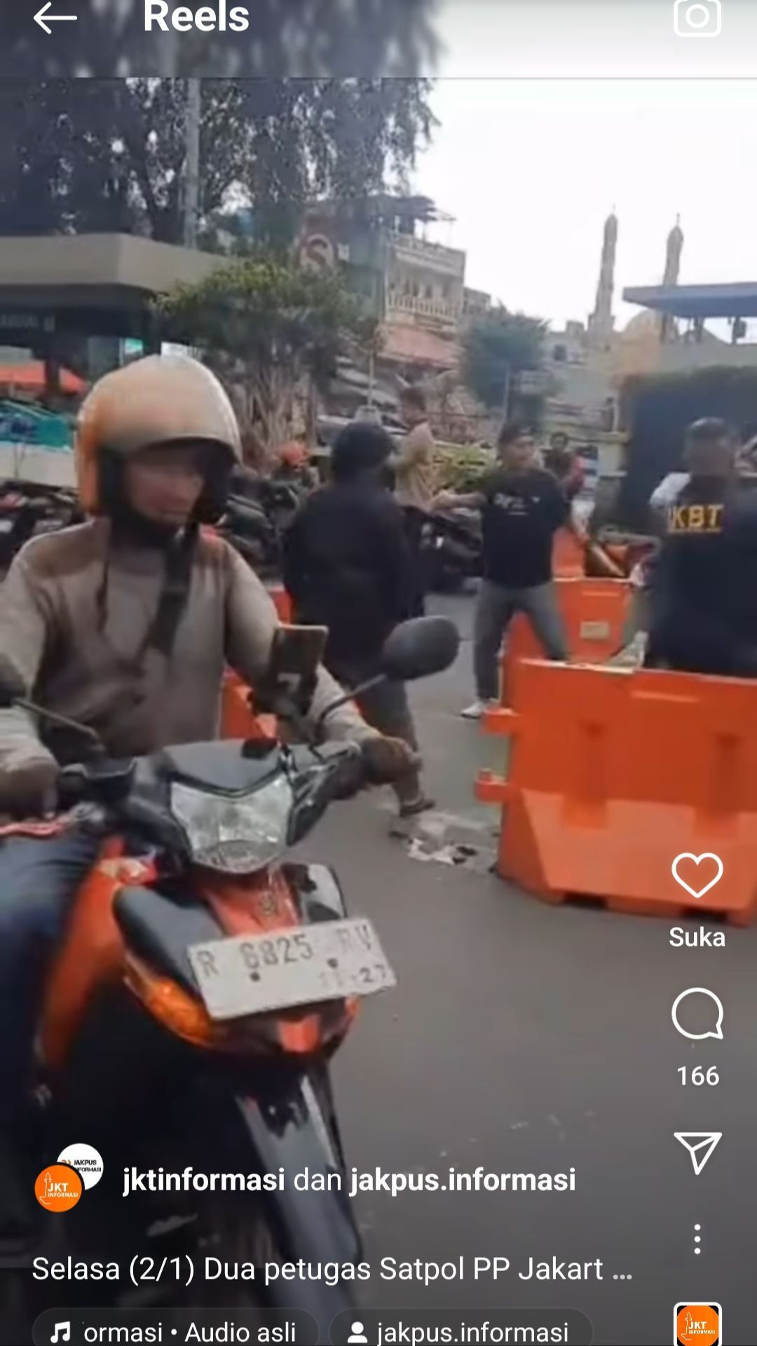 Dua Anggota Satpol PP Dikeroyok Sejumlah Orang di Pintu Masuk Mall Plaza Indonesia