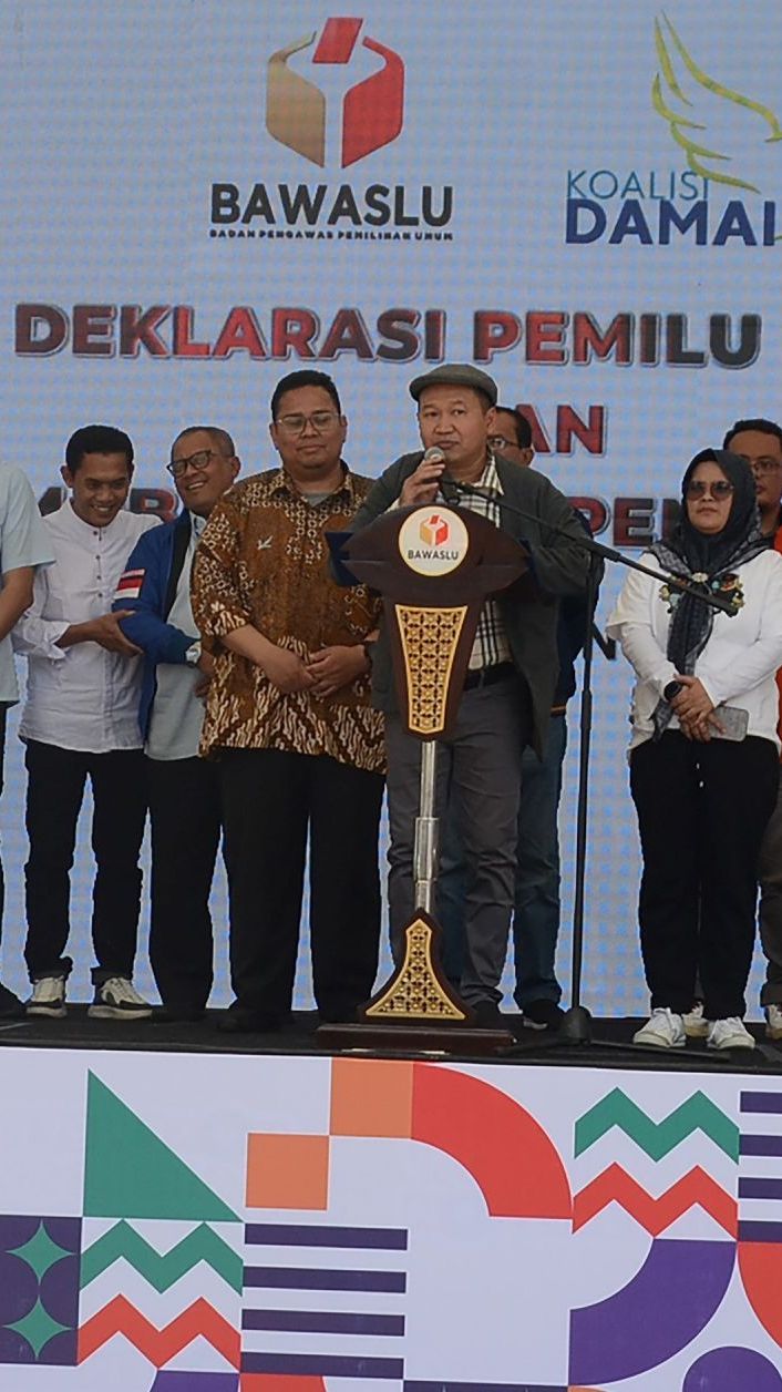 FOTO: Bawaslu dan Perwakilan Parpol Sepakat Komitmen Kampanye Damai Berintegritas di Media Sosial