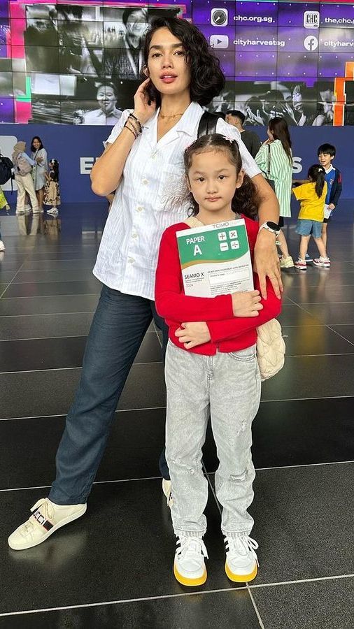 Bikin Bangga, 7 Foto Sheva Anak Andhika Pratama dan Ussy Saat Ikut Olimpiade Matematika Se-Asia