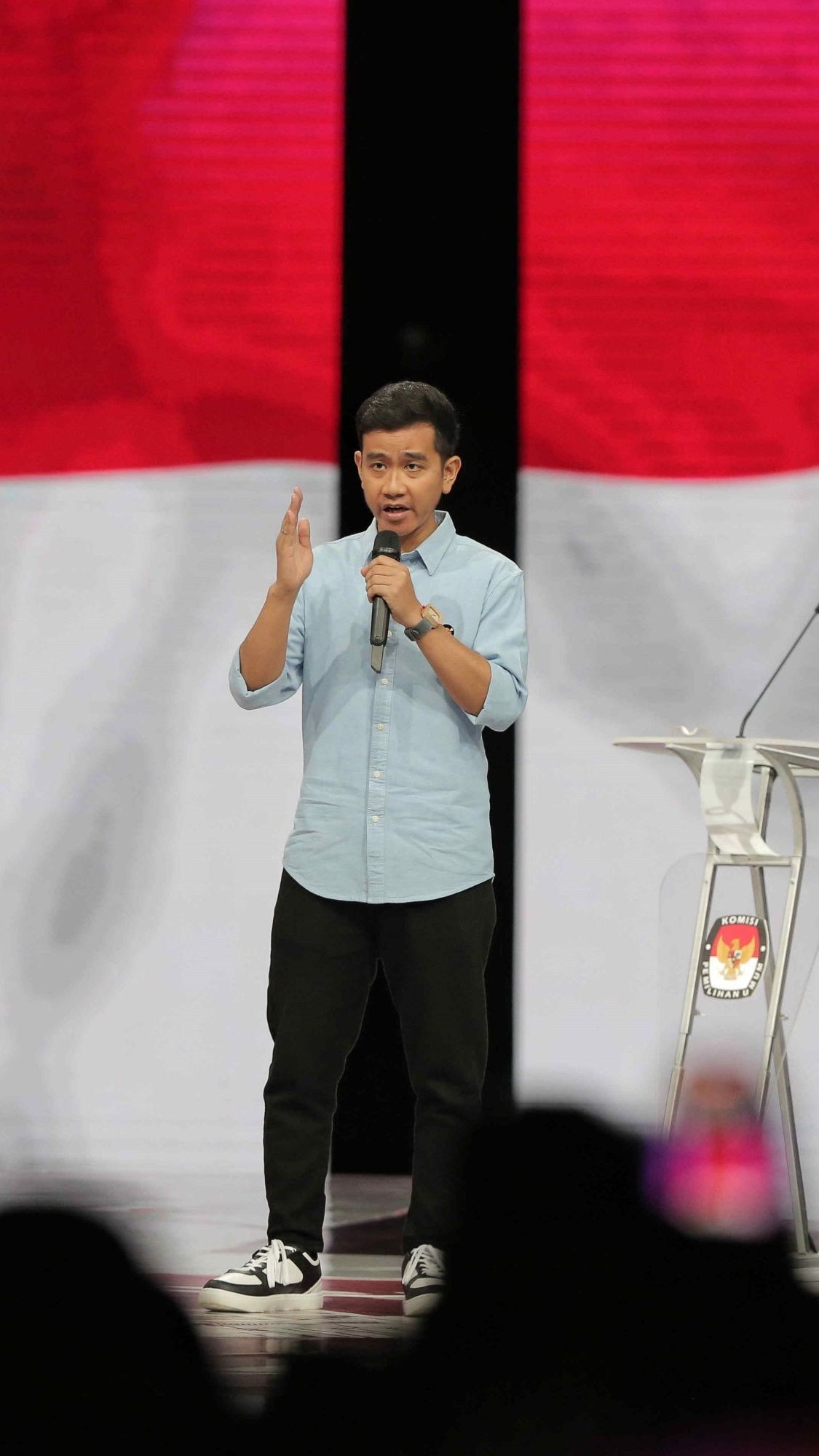 VIDEO: Tutup Debat Pamungkas Cawapres, Gibran Beri Kejutan Teriakan Nama Prabowo