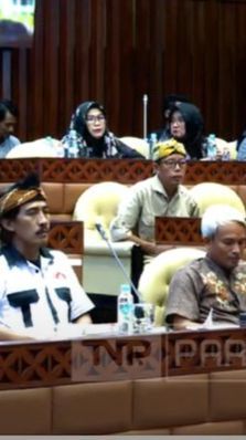 LIVE STREAMING: Rapat DPR  Panas Terima Warga Parung Panjang Usut Jalan Rusak