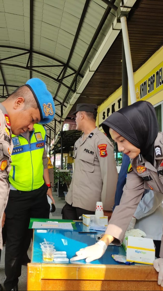 Jelang Pemilu 2024, Polres Kampar Tes Urine Seluruh Personel