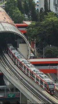 FOTO: Target Tahun 2024, 69.000 Penumpang per Hari Akan Padati LRT Jabodebek