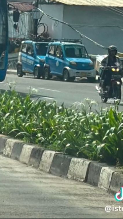 Viral Sopir Bajaj Menangis usai Dapat Kabar Keluarganya Diusir dari Kontrakan, Bikin Haru