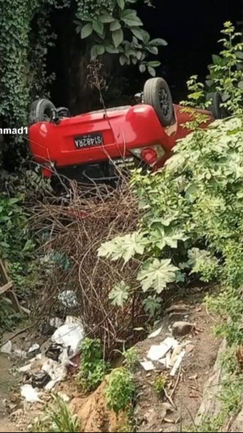 Viral Mobil Terperosok ke Selokan saat Hendak Dicuci di Car Wash, Begini Akhirnya