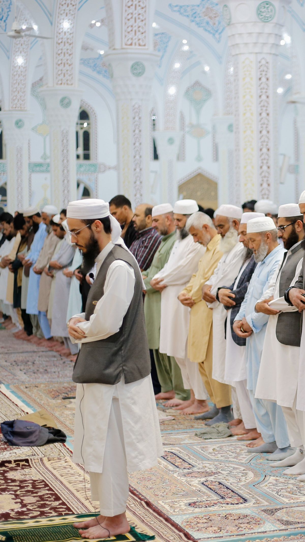 Arti Mimpi Sholat Berjamaah Di Masjid: Tafsir Dan Maknanya