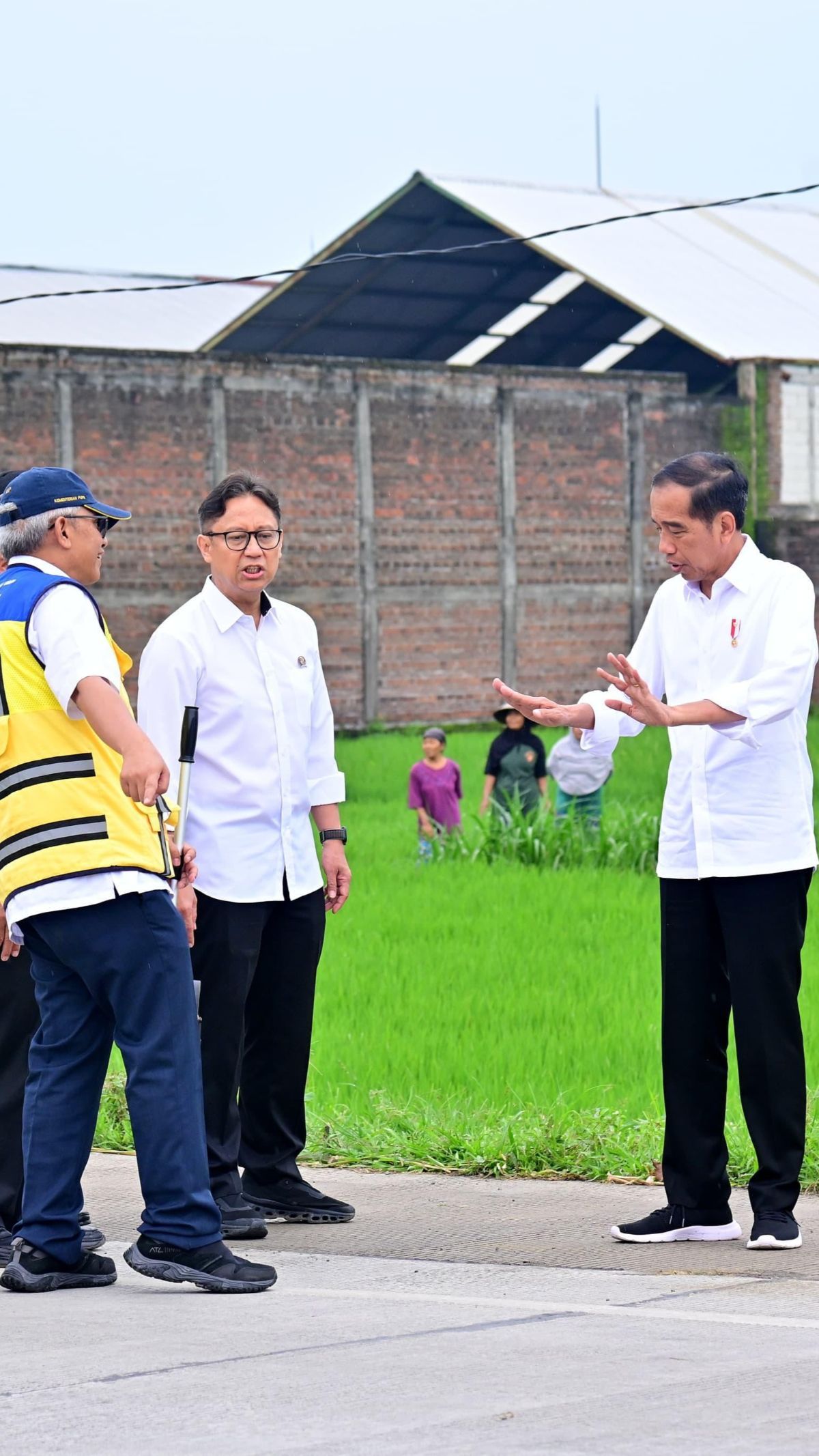 VIDEO: Presiden Jokowi Gregetan Sindir Jalan Rusak di Jawa Tengah Bertahun-tahun Enggak Beres!