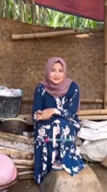 Terlilit Utang, Janda Cantik Ini Nekat Kabur dari Rumah, Ending-nya Ada Donatur Beri Uang Rp42 Juta