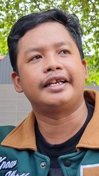 Delapan Foto Dustin Tiffani yang Mengungkap Pendapatannya Mencapai Angka Tiga Digit Setiap Bulannya