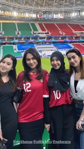 Potret Azizah Salsha Nonton Timnas Langsung ke Stadion, Beri Dukungan Buat Suami yang Bertanding di Qatar