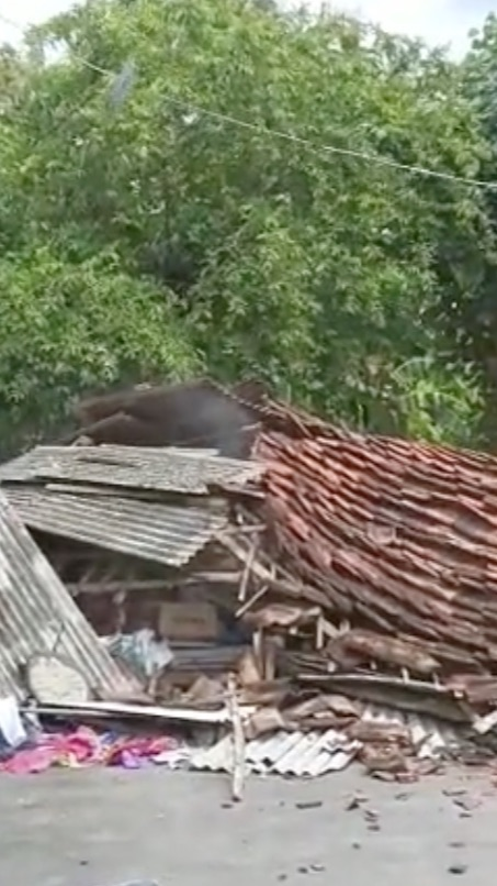 Viral Detik-Detik Rumah Tiba-Tiba Ambruk, Ternyata Begini Faktanya