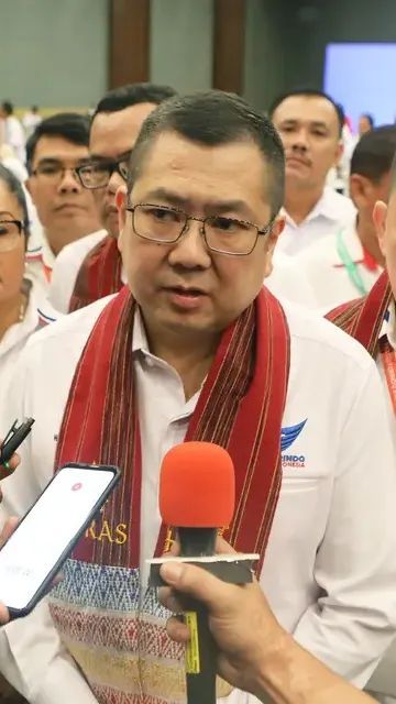 Ketum Perindo Hary Tanoesoedibjo Datangi Polda Metro Saat Jubir TPN Aiman Diperiksa