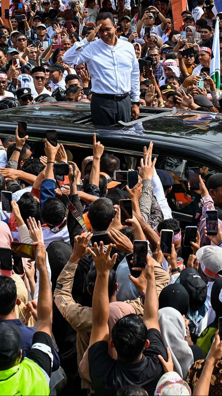 FOTO: Dipadati Ribuan Pendukung, Anies Baswedan Serukan Semangat Perubahan Saat Kampanye Akbar di Aceh