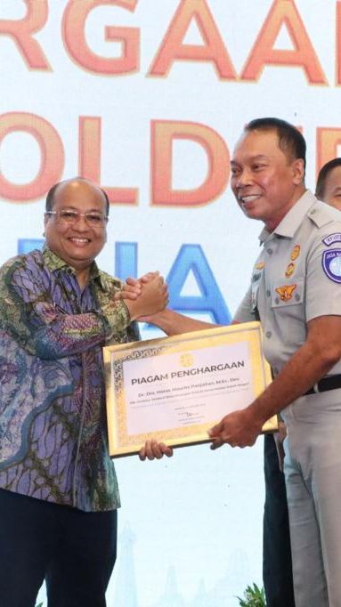 Kepatuhan Bayar Pajak Kendaraan Tinggi, Ditjen Keuda Kemendagri Dapat Penghargaan dari Jasa Raharja