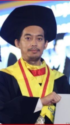 Anak Guru Ngaji Bantul Ini Raih Gelar Doktor di UGM dengan IPK Sempurna 4,00, Begini Kisahnya