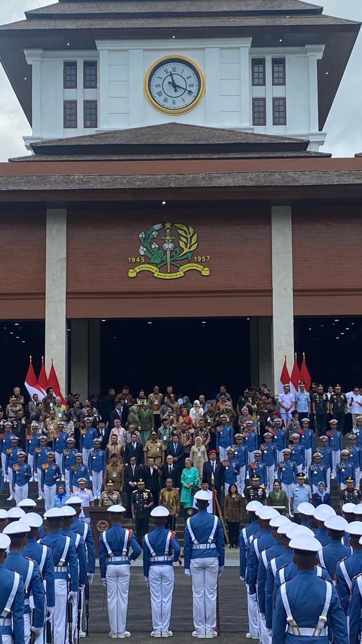 Jokowi-Prabowo Resmikan Gedung Akademi Militer, Tentara Artis Berdiri di Barisan Para Jenderal TNI