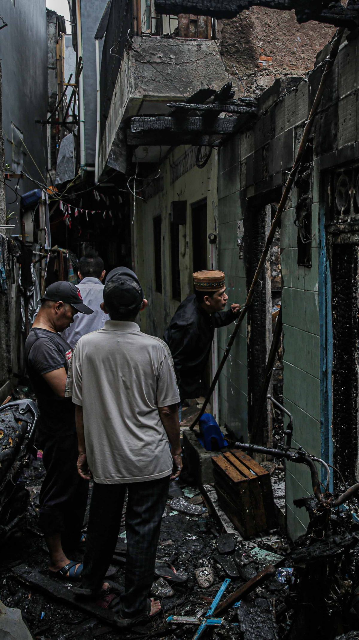 FOTO: Kebakaran Lalap Permukiman Padat di Taman Sari Jakbar, Ratusan Orang Terdampak