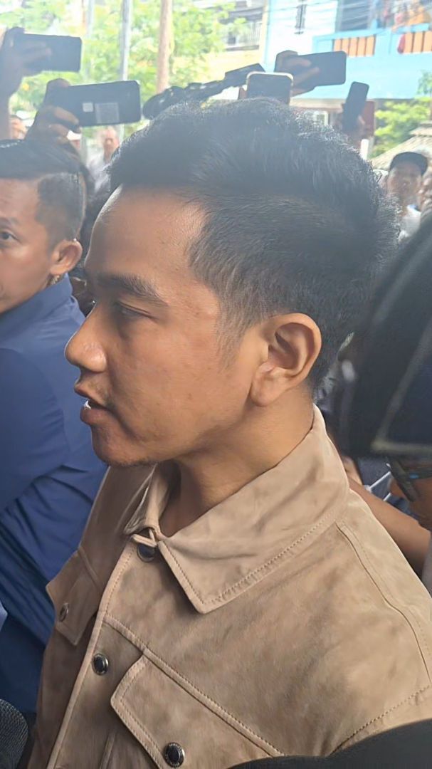 Didampingi Eks Stafsus Jokowi, Gibran Penuhi Panggilan Bawaslu soal Bagi-Bagi Susu di CFD