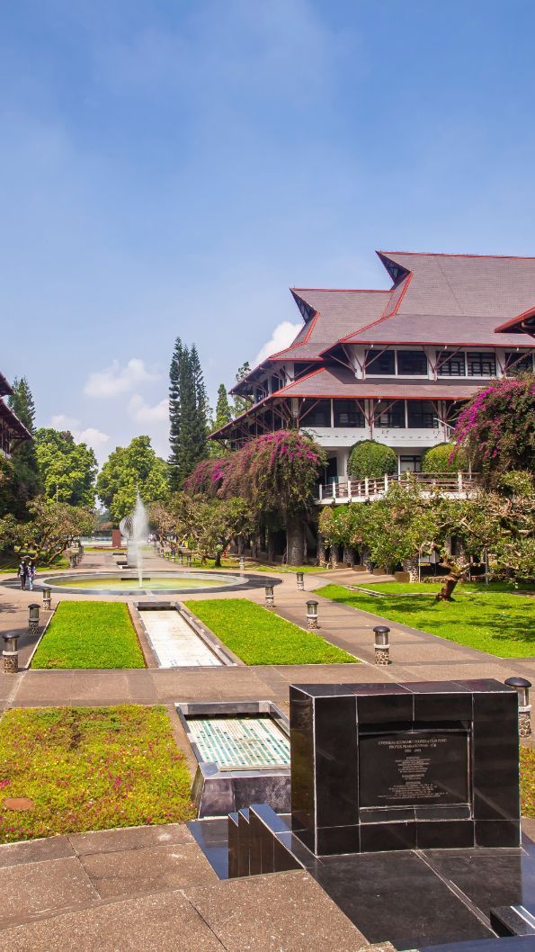 Heboh Bayar Kuliah Bisa Pakai Pinjol, Segini Biaya UKT di ITB