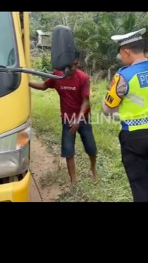 Viral Sopir Truk Belum Makan dan Kelaparan, Aksi Polisi Beri Makanan Ini Tuai Pujian