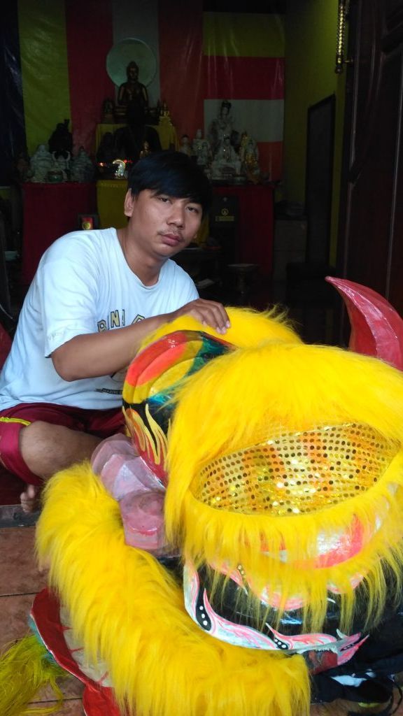 Konsisten Jaga Warisan Leluhur, Begini Kisah Julius Setiawan Satu-satunya Perajin Barongsai di Sidoarjo