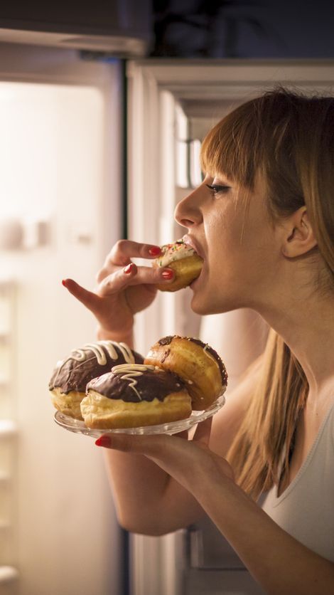 Mengenal Emotional Eater dan Dampaknya, Ketika Makanan jadi Pelarian Stres