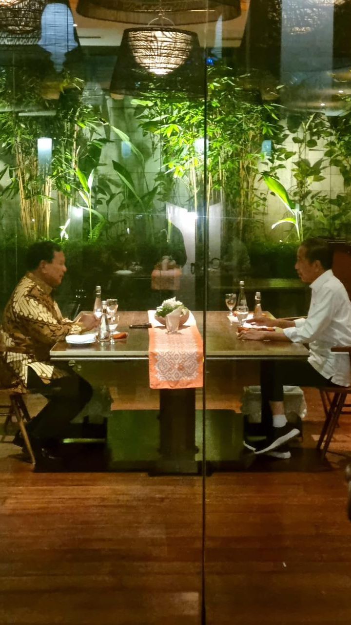 Jelang Debat Ketiga, Prabowo Satu Meja Berhadapan dengan Jokowi