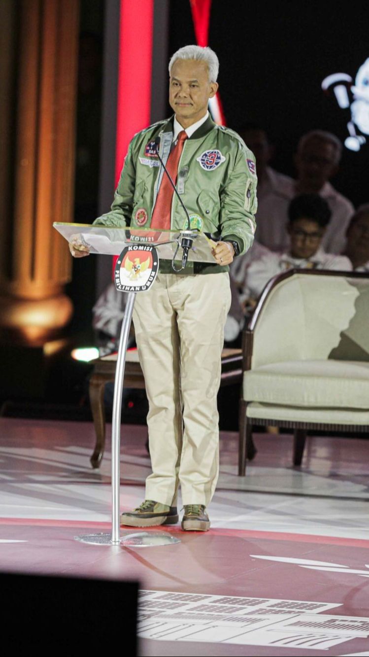 VIDEO: Tutup Debat Capres, Ganjar Janjikan Beasiswa Kuliah Anak Prajurit TNI dan Polisi