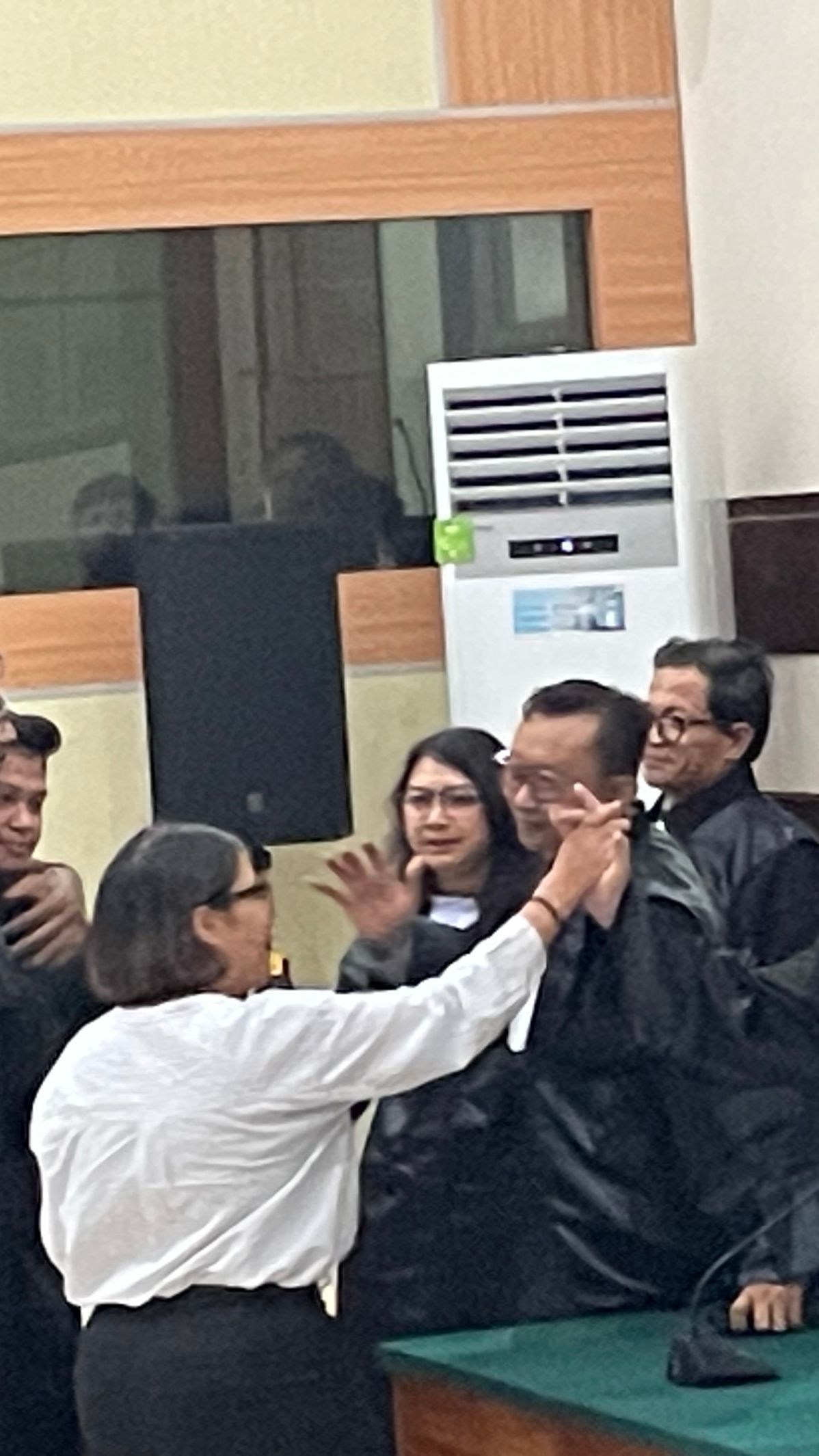 Alasan Hakim Bebaskan Haris Azhar dan Fatia yang Dilaporkan Luhut